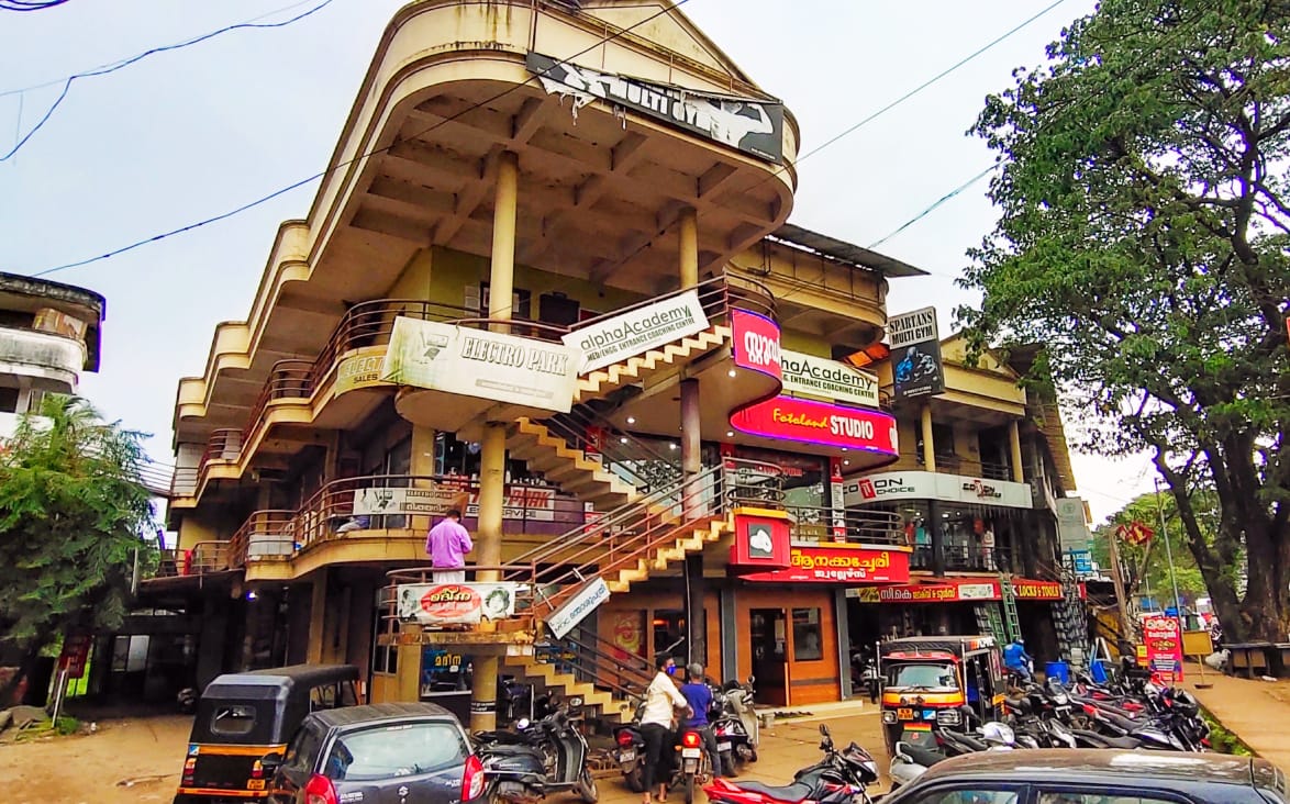 FOTOLAND STUDIO EDAVANNAPPARA